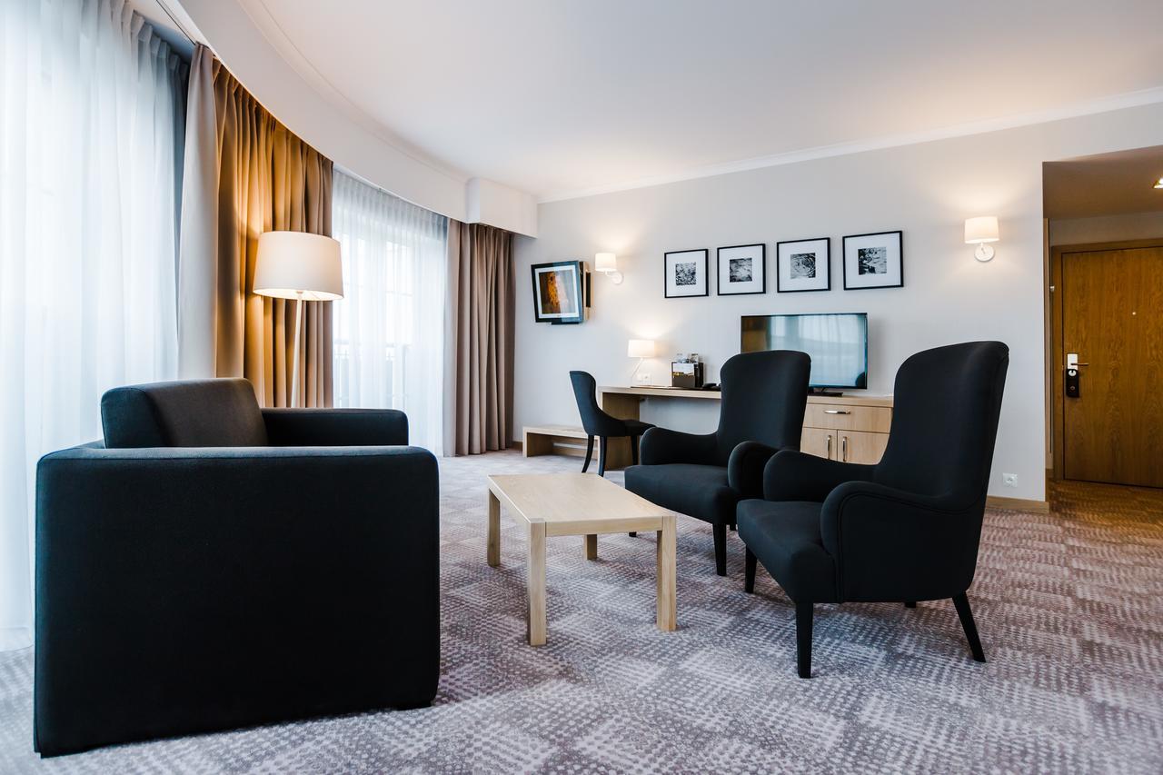 Deluxe Double Room,646900257:JPEG